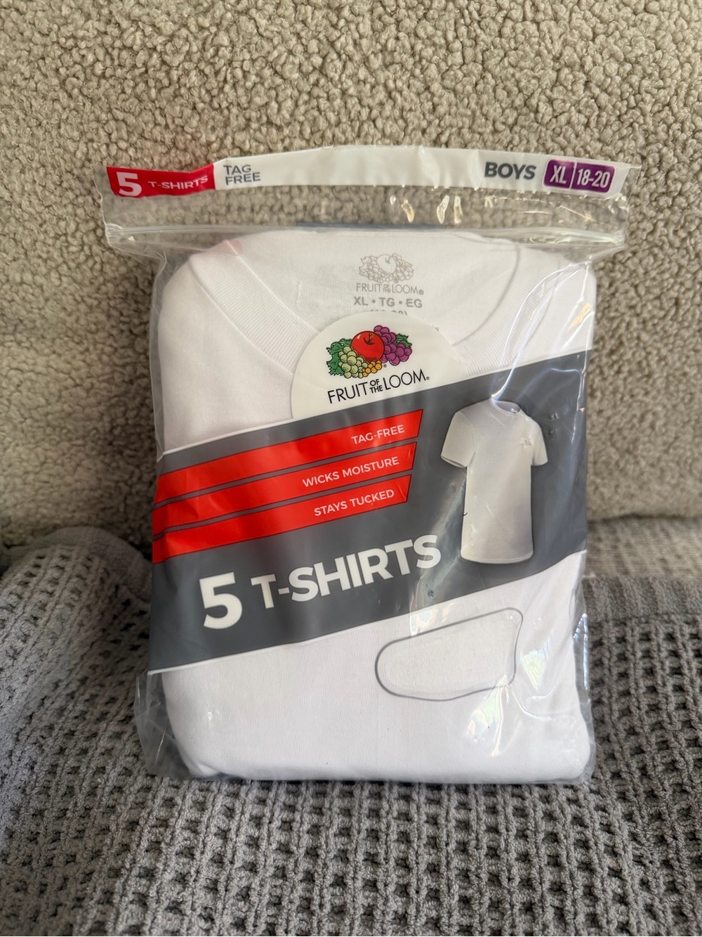 NWT big boys white tag free tee shirts (5). Size XL (18-20)